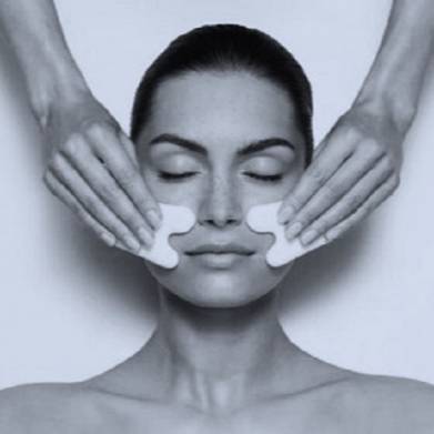 femme gua sha